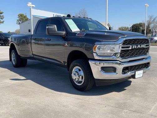 2024 RAM 3500 Tradesman Crew Cab 4x4 8' Box