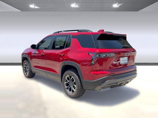 Radiant Red Tintcoat 2026 Chevrolet Equinox FWD ACTIV