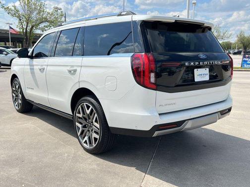 STAR WHITE MET TRI-COAT 2025 Ford Expedition Platinum