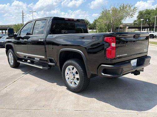 Black 2024 Chevrolet Silverado 2500 High Country