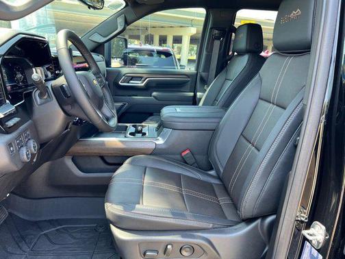 2025 Chevrolet Silverado 3500 High Country