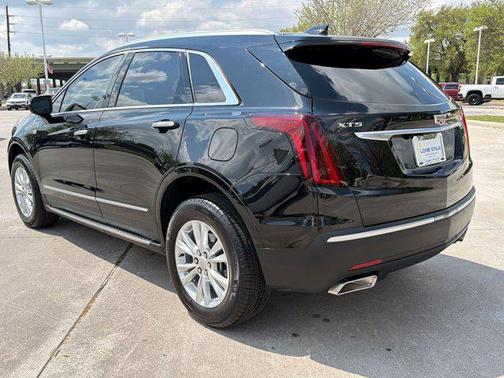 Stellar Black Metallic 2025 Cadillac XT5 Luxury