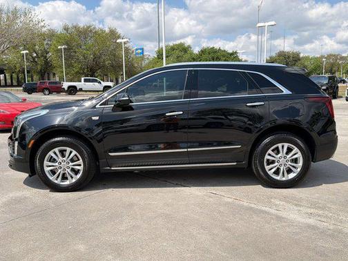 Stellar Black Metallic 2025 Cadillac XT5 Luxury