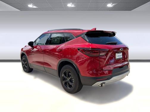 Radiant Red Tintcoat 2026 Chevrolet Blazer 2LT