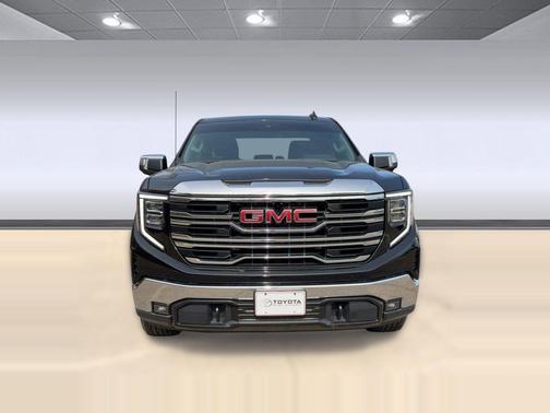 Onyx Black 2023 GMC Sierra 1500 SLT