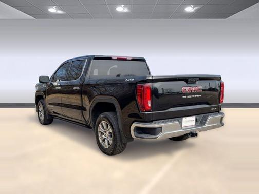Onyx Black 2023 GMC Sierra 1500 SLT