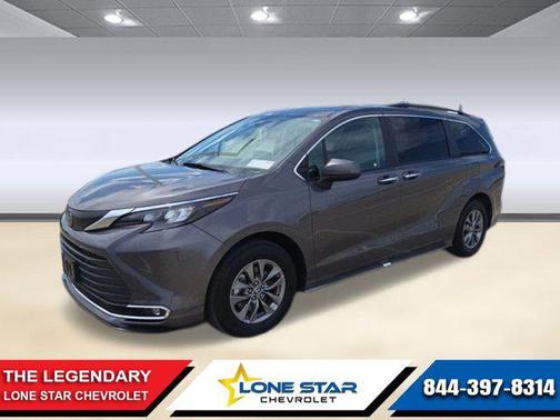 2024 Toyota Sienna XLE