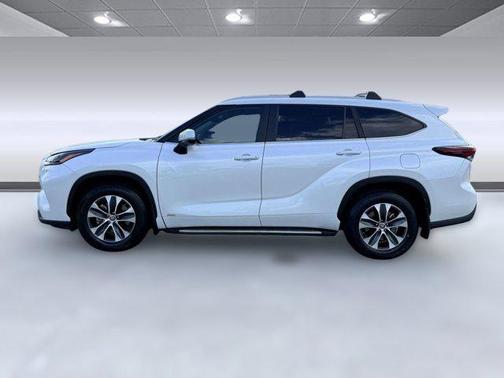 2024 Toyota Highlander Hybrid XLE
