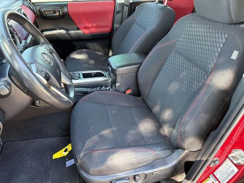 Barcelona Red Metallic 2022 Toyota Tacoma SR5