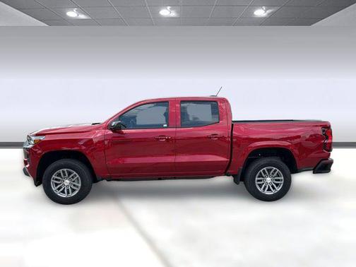Radiant Red Tintcoat 2026 Chevrolet Colorado LT