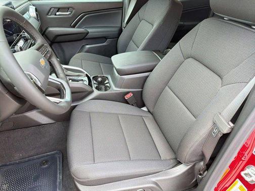 Radiant Red Tintcoat 2026 Chevrolet Colorado LT
