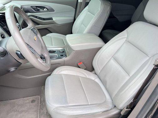 Graphite Metallic 2019 Chevrolet Traverse Premier