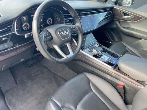 2023 Audi Q7 45 Premium Plus