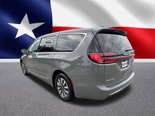2022 Chrysler Pacifica Hybrid Limited