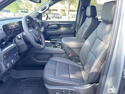 2025 Chevrolet Suburban RST