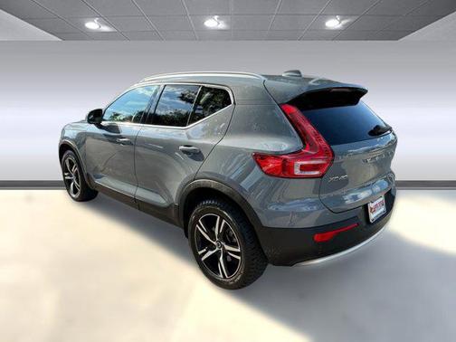 2023 Volvo XC40 B5 Plus Bright Theme