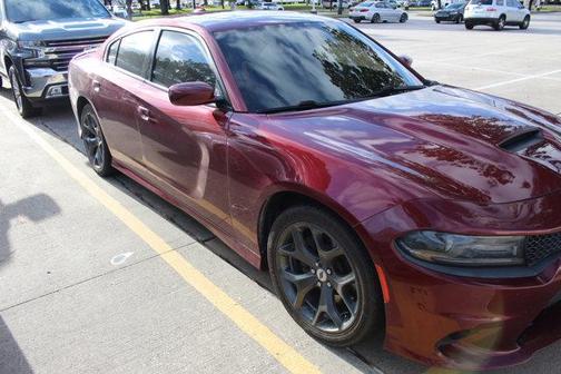 Photo 3 of 25 of 2018 Dodge Charger SXT Plus