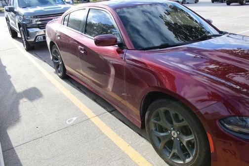 Photo 4 of 25 of 2018 Dodge Charger SXT Plus