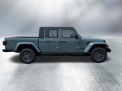 Anvil Clearcoat 2026 Jeep Gladiator Sport