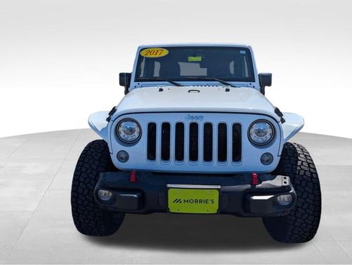 Bright White Clearcoat 2017 Jeep Wrangler Unlimited Sahara