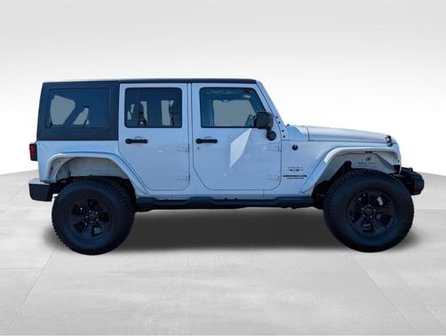 Bright White Clearcoat 2017 Jeep Wrangler Unlimited Sahara