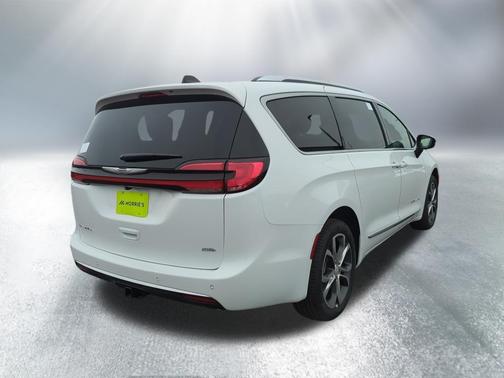 2026 Chrysler Pacifica Pinnacle