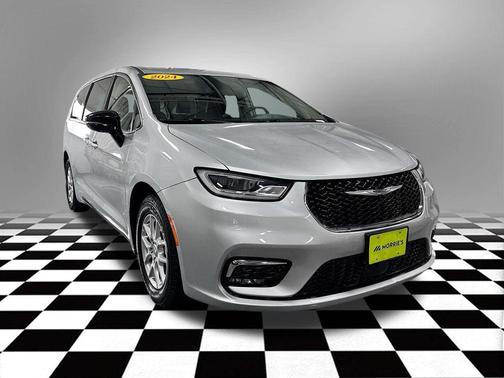 2024 Chrysler Pacifica Touring-L