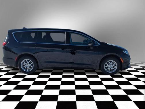 2024 Chrysler Pacifica Touring-L