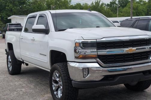 Summit White 2018 Chevrolet Silverado 1500 LT