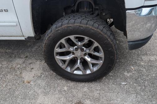 Summit White 2018 Chevrolet Silverado 1500 LT