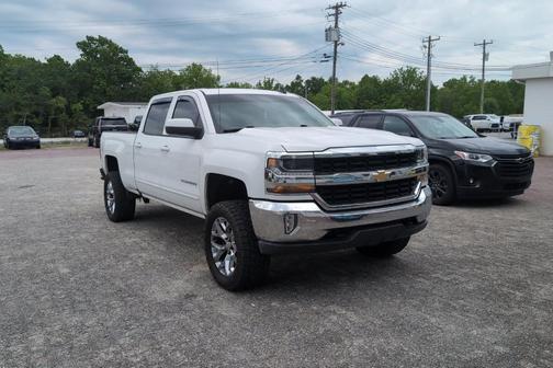 Summit White 2018 Chevrolet Silverado 1500 LT