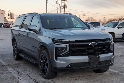 2025 Chevrolet Suburban RST