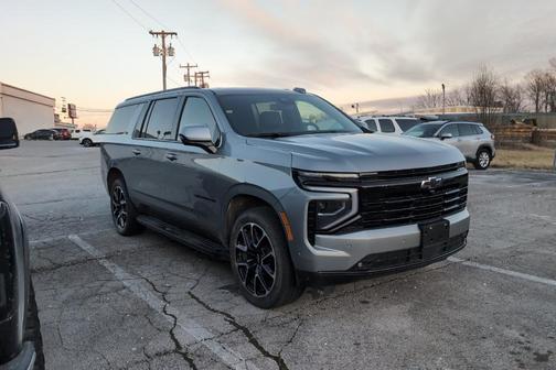 2025 Chevrolet Suburban RST