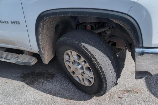 Summit White 2024 Chevrolet Silverado 2500 LT