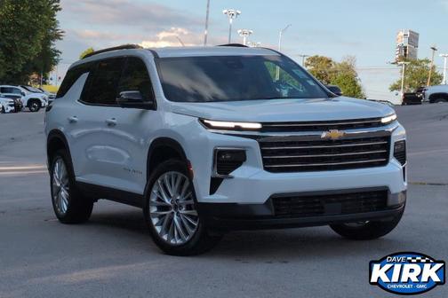 Polar White 2026 Chevrolet Traverse LT