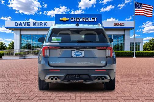 Gray Metallic 2025 Ford Explorer Platinum