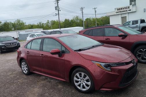 Pearl 2022 Toyota Corolla LE