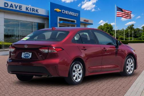 Pearl 2022 Toyota Corolla LE