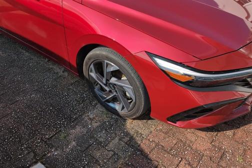2024 Hyundai ELANTRA Limited