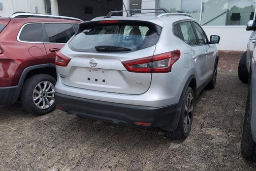 Brilliant Silver Metallic 2020 Nissan Rogue Sport SL
