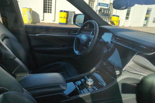 2023 Jeep Grand Cherokee L Overland