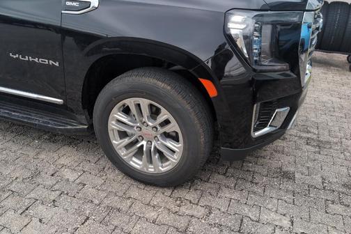 Onyx Black 2024 GMC Yukon XL SLT