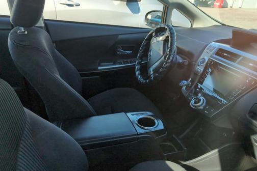 2016 Toyota Prius v Three