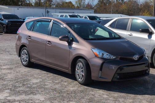 2016 Toyota Prius v Three