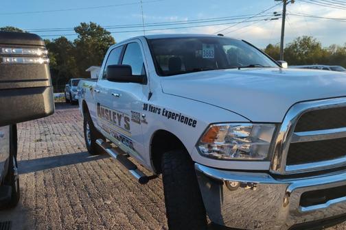 Bright White Clearcoat 2018 RAM 2500 SLT