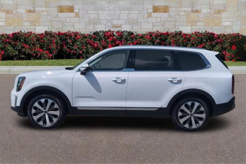 White Pearl 2022 Kia Telluride EX