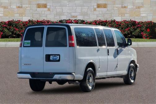 Summit White 2017 Chevrolet Express 2500 LT