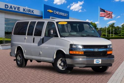 Summit White 2017 Chevrolet Express 2500 LT