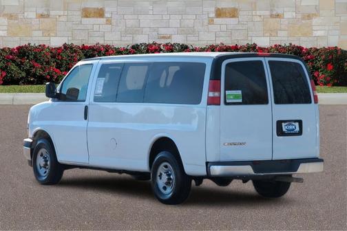 Summit White 2017 Chevrolet Express 2500 LT