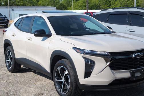 White 2026 Chevrolet Trax 1RS